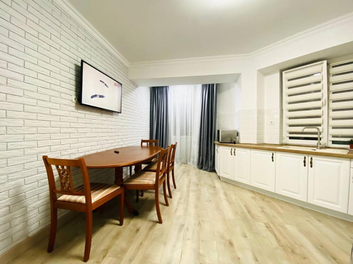 Central Eco View Apartment キシナウ エクステリア 写真