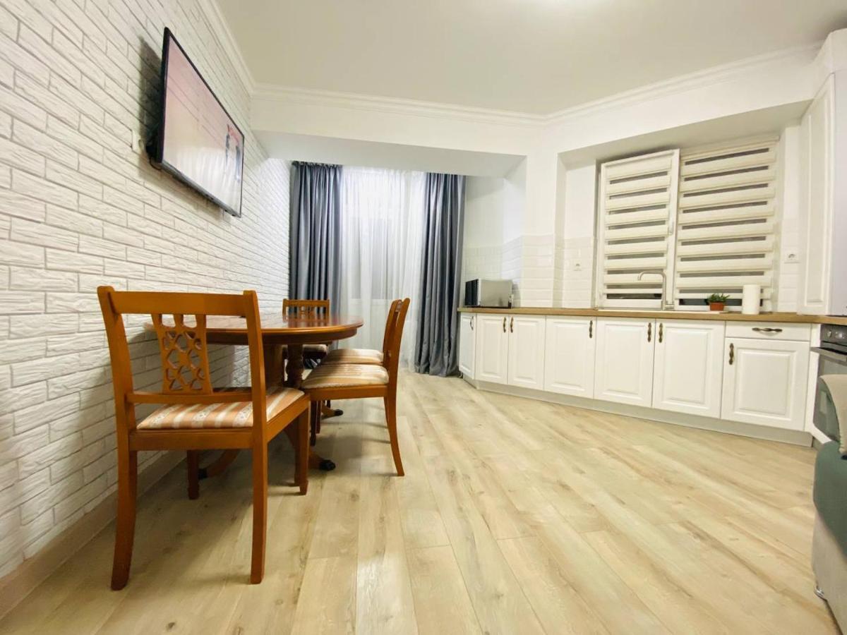 Central Eco View Apartment キシナウ エクステリア 写真