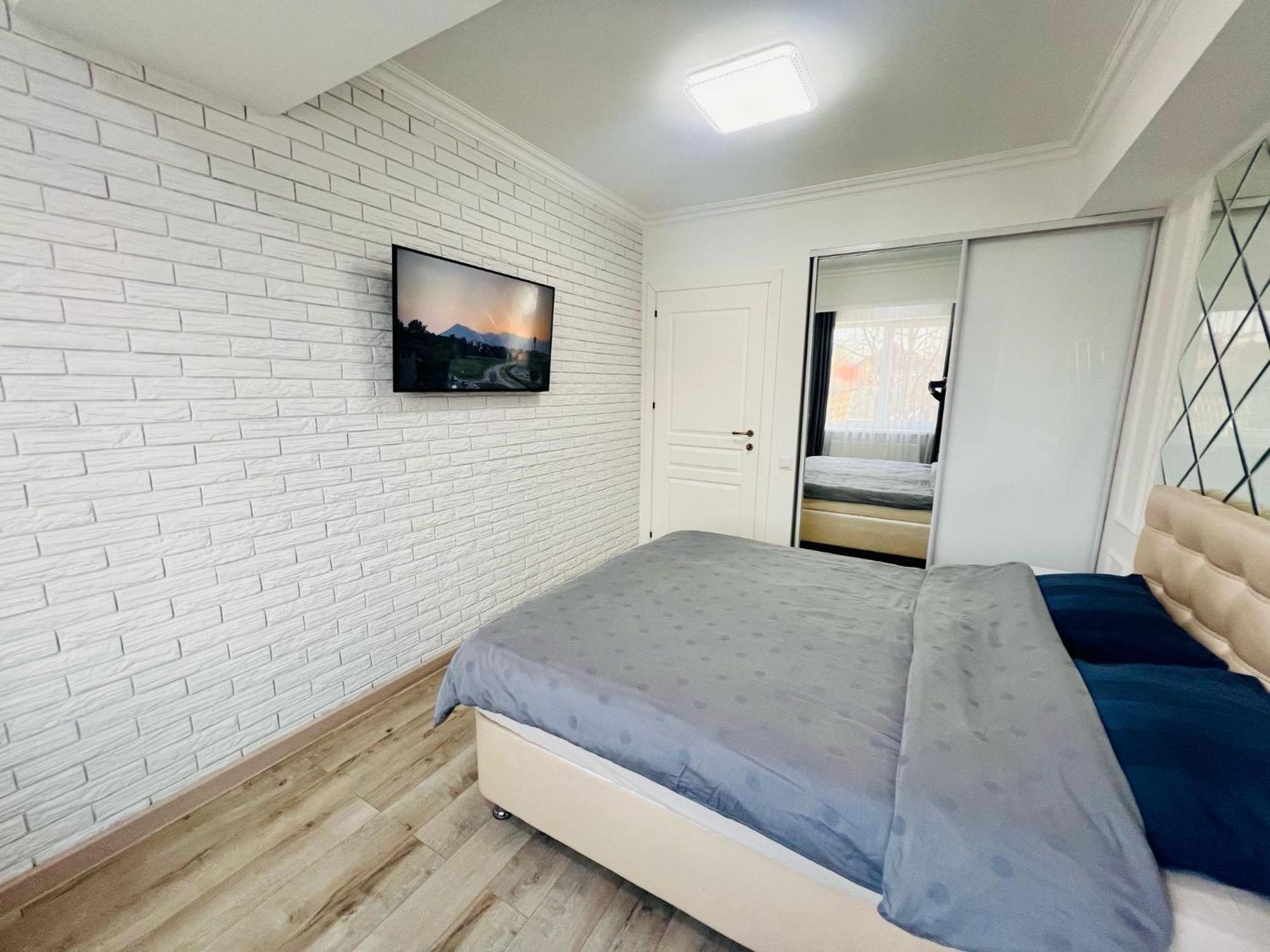 Central Eco View Apartment キシナウ エクステリア 写真